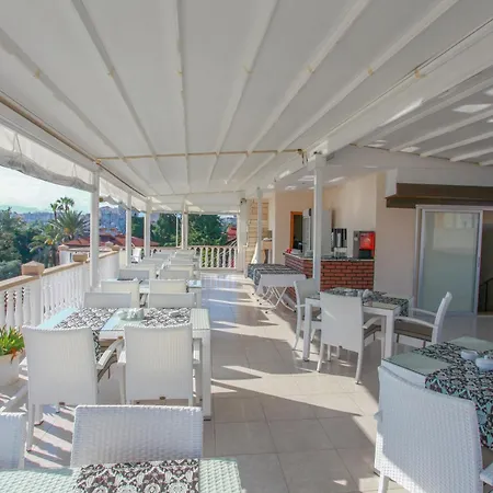 Casa de hóspedes Bacchus 2*