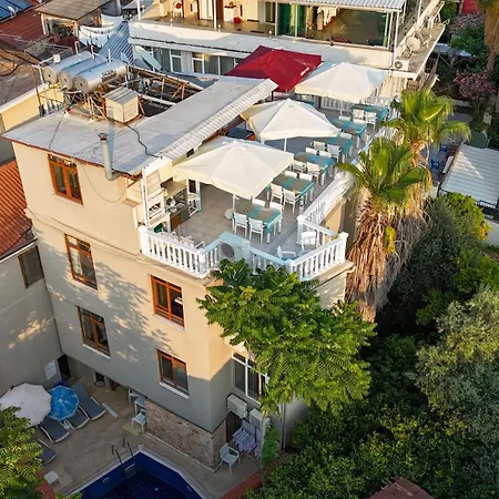 Casa de hóspedes Bacchus 2*