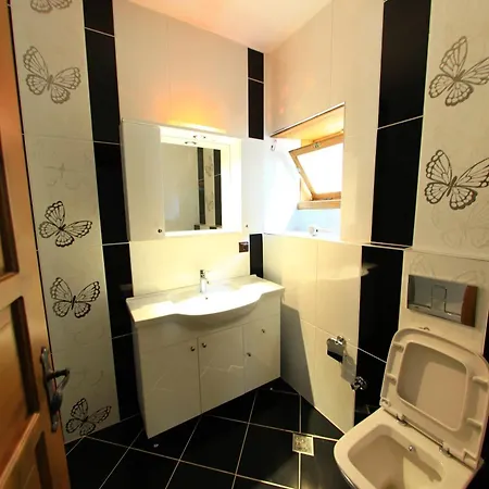 בית הארחה Bacchus אנטליה